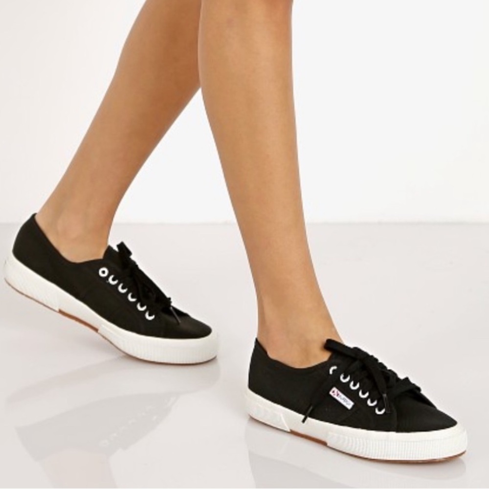 Superga women's Black Calssic Canvas Sneakers Size 39/9